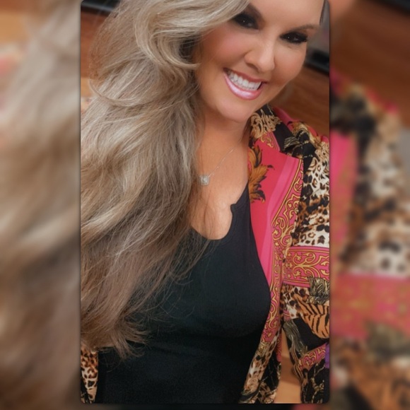 Meet your Posher, Cara - Picture 3 of 3